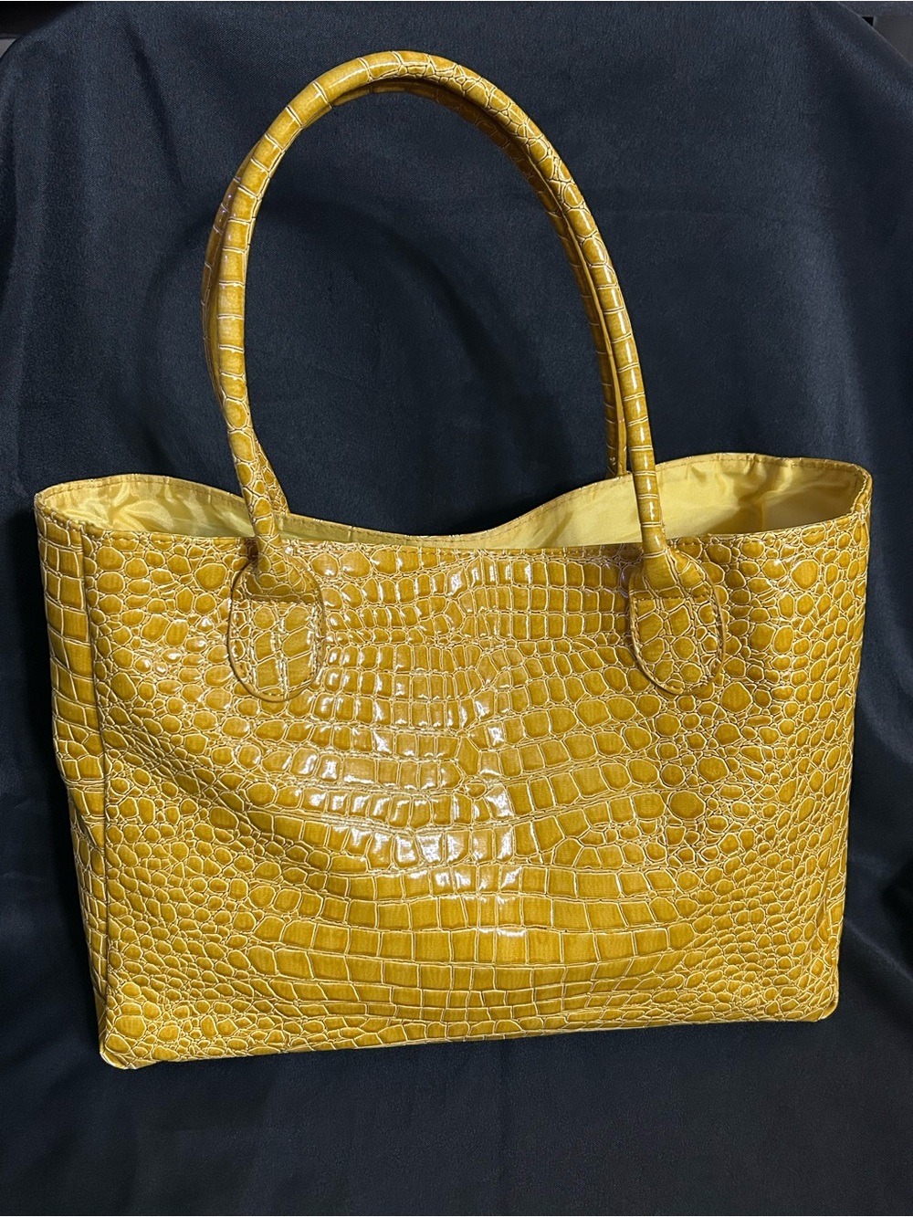 Vecceli Italy Yellow Croc-Embossed Tote Bag